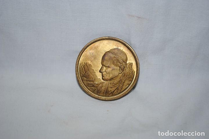 Medallas tem&aacute;ticas: VISITA DEL PAPA JUAN PAULO II A MONTSERRAT .