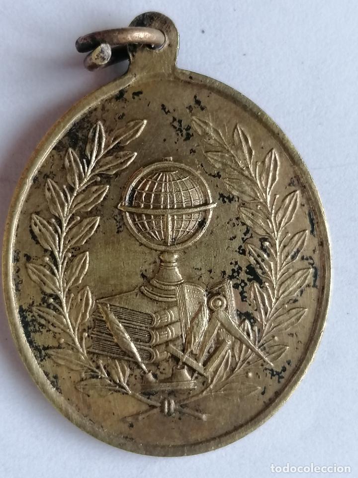 Medaglie tematiche: MEDALLA PREMIO A LA APLICACION, MEDIDAS 30 X 40 MM