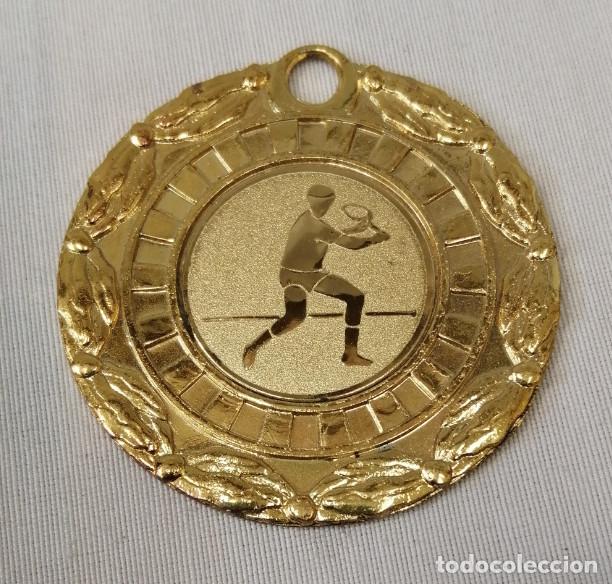 Medallas tem&aacute;ticas: MEDALLA DORADA TROFEO DE TENIS - Foto 1