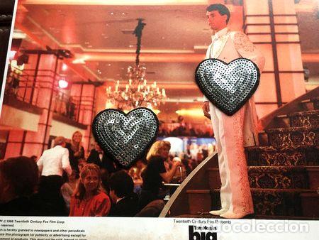 Medalhas tem&aacute;ticas: poster lobi 1 tom hunks en quisiera ser grande 1988