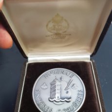 Medallas temáticas: MEDALLON PLATA HOMENAJE PINTORES CORUÑESES DIPUTACION CORUÑA 1983. Lote 341030408