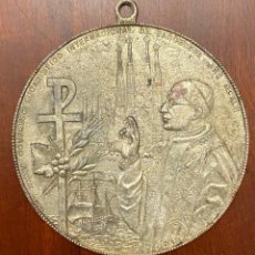 Medallas temáticas: GRAN MEDALLA DEL CONGRESO EUCARÍSTICO INTERNACIONAL 1952, BARCELONA, CON HIMNO EN REVERSO, MIDE 13,5. Lote 347172163