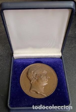 Medalhas tem&aacute;ticas: MEDALLA PRR. ANE. BERRYER AVOCAT. DEPUTE DU DEO.DE LA HTE. LOIRE MEDALLA-923