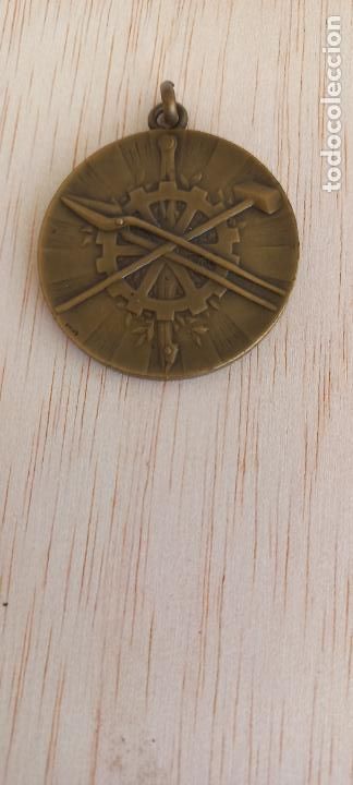 Medalhas tem&aacute;ticas: ANTIGUA MEDALLA O TROFEO DE ALGUN TRABAJO U OFICIO