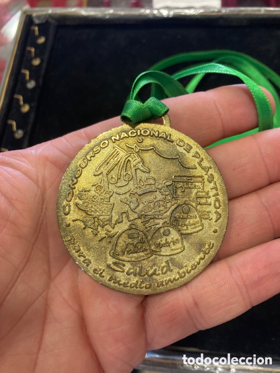 Medallas tem&aacute;ticas: Lote de 2 medallas WWF - Foto 5