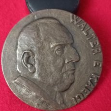 Medallas temáticas: MEDALLA DE BRONCE DE WALTER E. KAECI. MEDIDAS: 80 MM., EDITADA POR DRAGO. CON FIRMA DEL GRABADOR.
