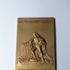 Medallas temáticas: MEDALLA PLACA BRONCE SOBREDORADO REVISTA LO VERDADER CATALA. 125 ANIVERSARIO.