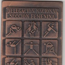 Medallas temáticas: PLACA 1972 MALAGA : D.N. SECCION FEMENINA ( FALANGE ) - III JUEGOS NACIONALES ENSEÑANZA BASICA