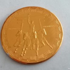 Medallas temáticas: MEDALLA OLIMPICA, TOKYO 1964, ALUMINIO DORADO, MEDIDAS 4,5 CM