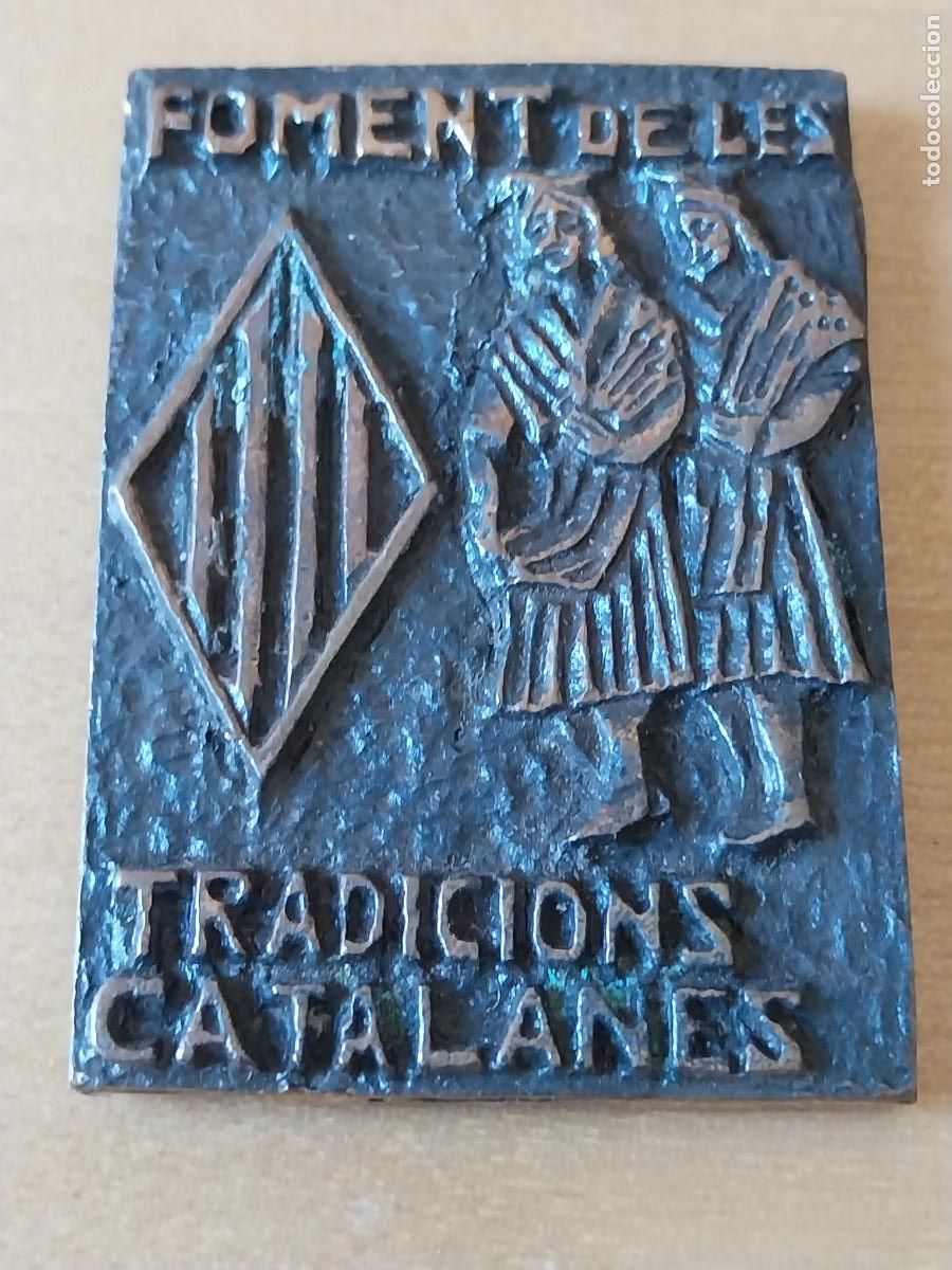 Medalhas tem&aacute;ticas: PUBILLA EL VENDREL DE CATALUNYA 1981 FOMENTO TRADICIONS CATALANES MEDALLA MANO 5,5 X 4CM