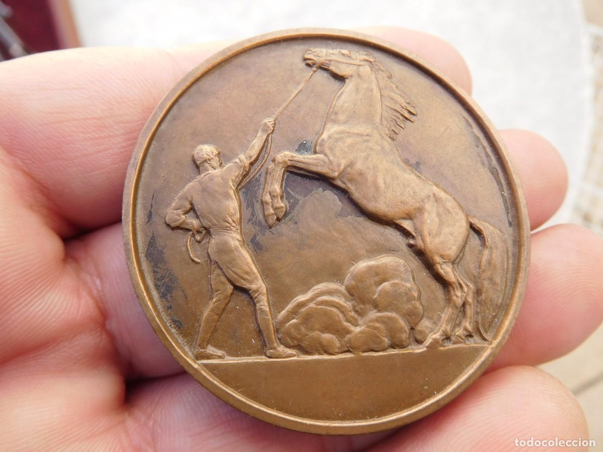 Medallas tem&aacute;ticas: Medalla de bronce antigua caballo - Foto 2