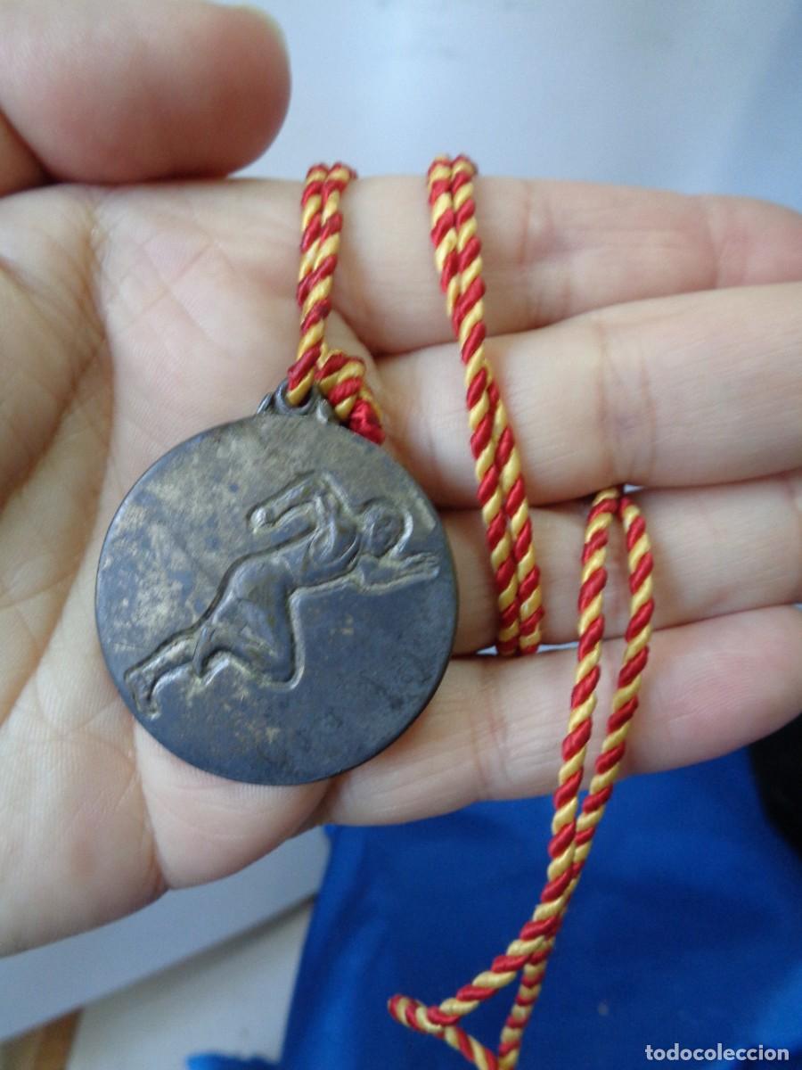 Medallas tem&aacute;ticas: &iexcl;&iexcl; MEDALLA DE PLATA.: &rdquo; UNIVERSIDAD LABORAL DE SEVILLA.&rdquo; A&ntilde;o.-1956. (Atletismo.) !! C-6.