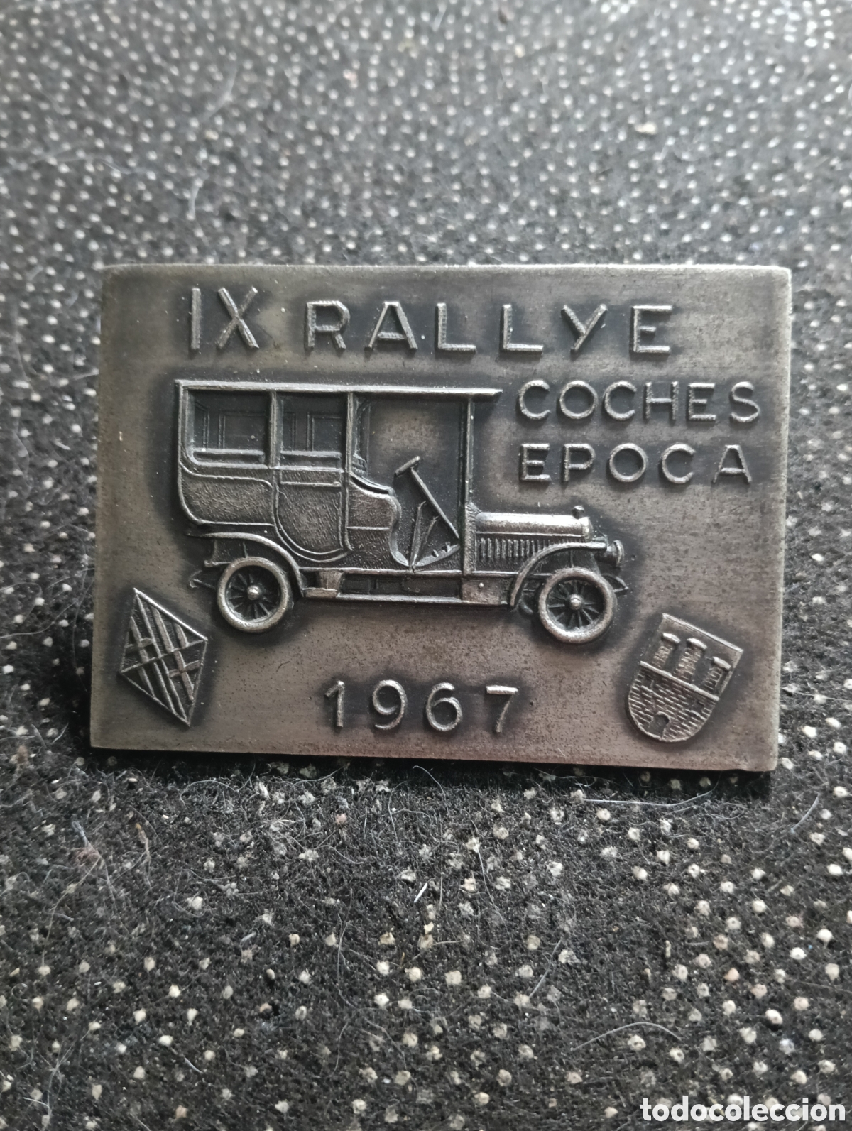 Medaglie tematiche: MEDALLA IX RALLYE COCHES EPOCA I EXPOSICION A&Ntilde;O 1967 completa, mide 7 x 5 cm.