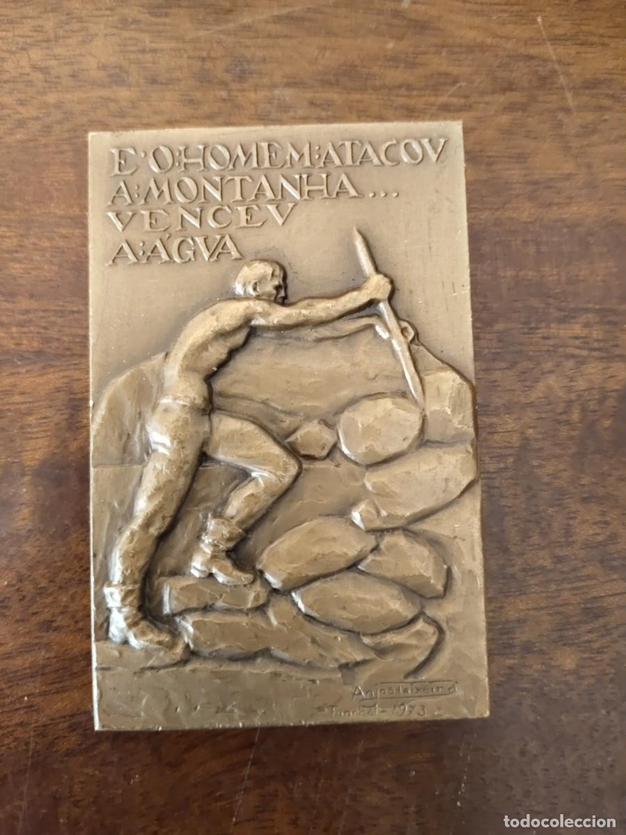 M&eacute;dailles th&eacute;matiques: Medalla Homenaje al Trabajador Madeirense. Madeira 1979. Anjos Teixeira. 1973. Portugal.