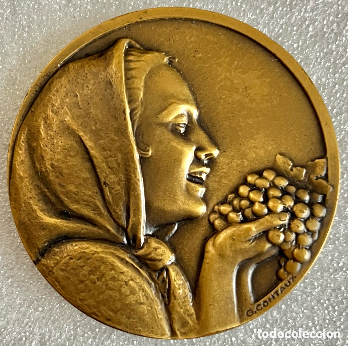 Medallas tem&aacute;ticas: Medalla de bronce Art D&eacute;co - Mujer y racimo de uvas - Foto 1