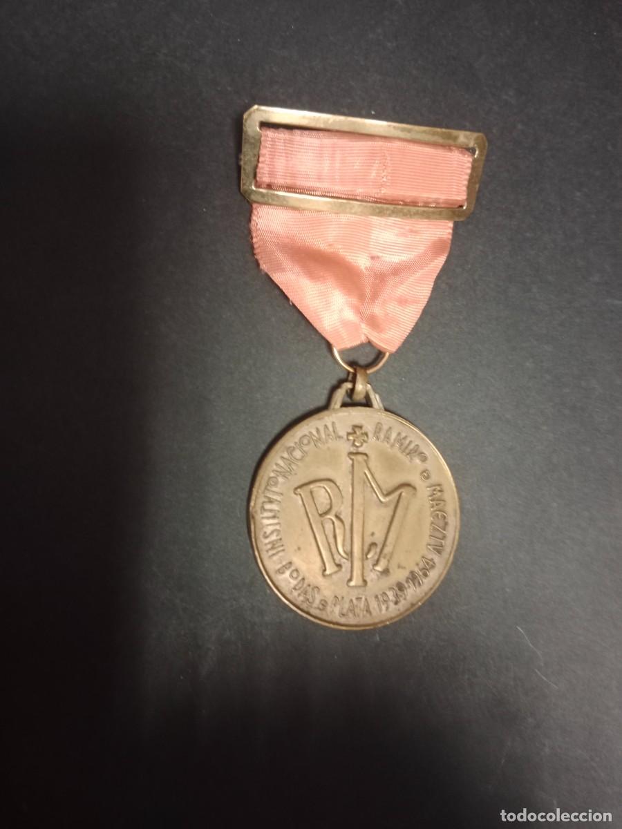 Medallas tem&aacute;ticas: MEDALLA DE BROCHE - BODAS DE PLATA INSTITUTO NACIONAL RAMIRO DE MAEZTU - MADRID 1939 1964