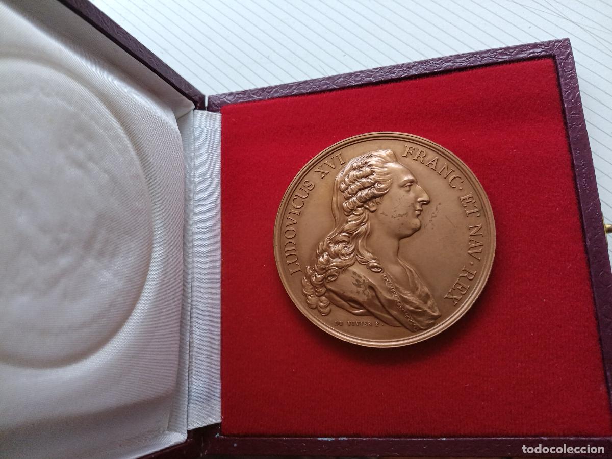 Medallas tem&aacute;ticas: Medall&oacute;n. Francia. Bronze en canto. Luis XVI y Mar&iacute;a Antonieta