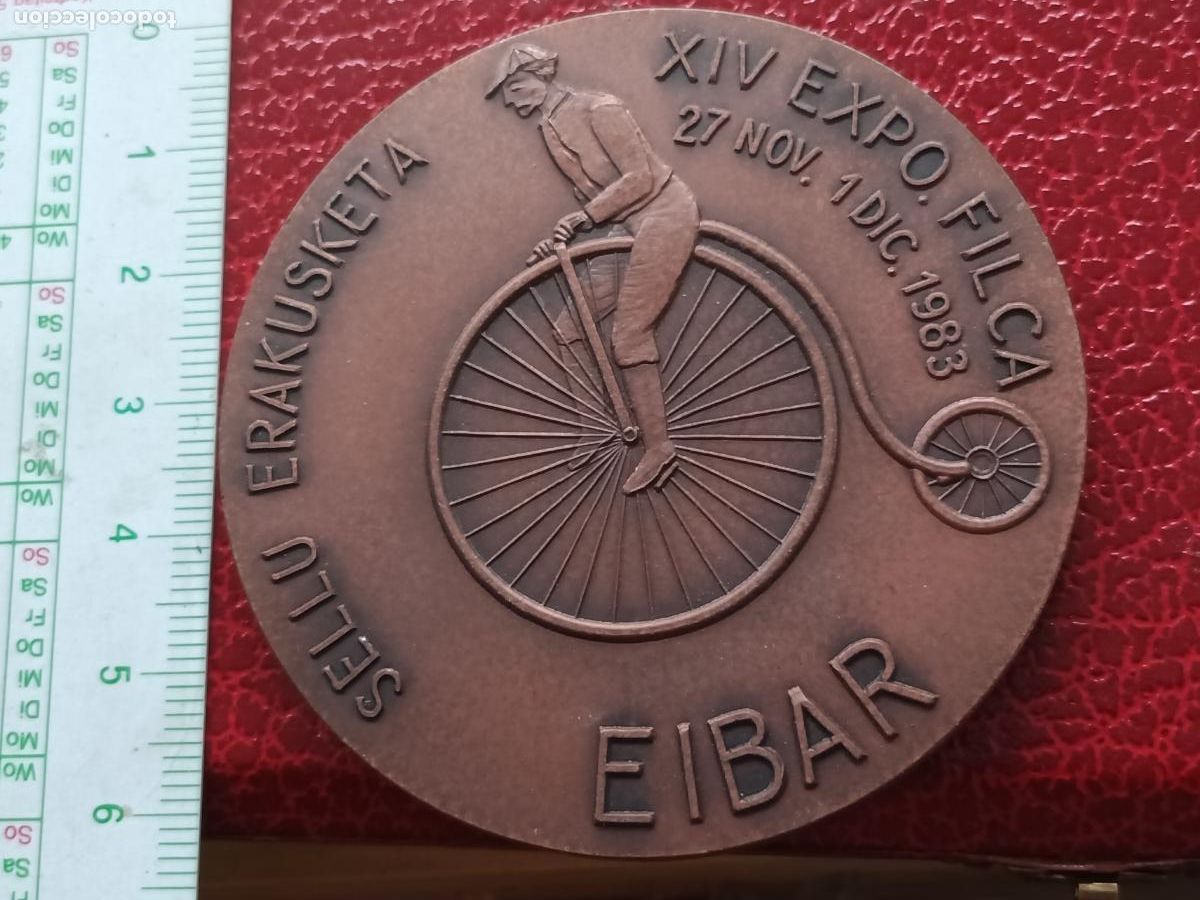Medallas tem&aacute;ticas: EIBAR 1983 MEDALLA CONMEMORATIVA BICICLETA ANTIGUA ASOCIACION FILATELICA ARRATE XIV EXPOSICION