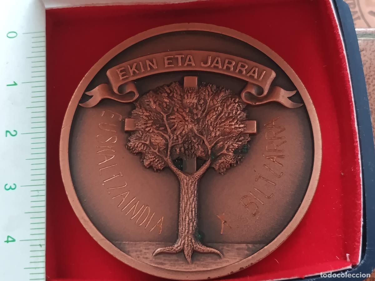 Medallas tem&aacute;ticas: MEDALLA ARTURO CAMPION, IRU&Ntilde;EA PAMPLONA, NAVARRA, EN ESTUCHE, 1984, EUSKALTZAINDIA