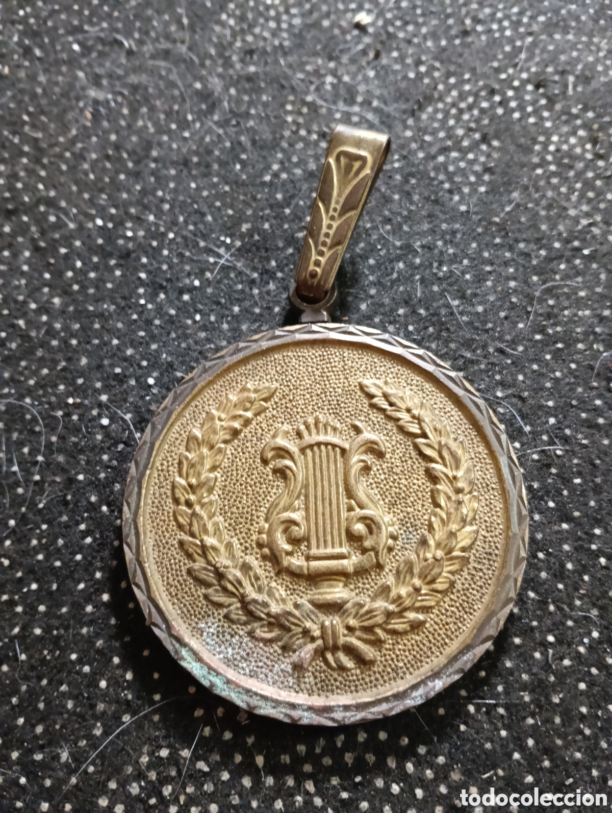 Medallas tem&aacute;ticas: Medalla de m&uacute;sica de 1980, mide 6 cm