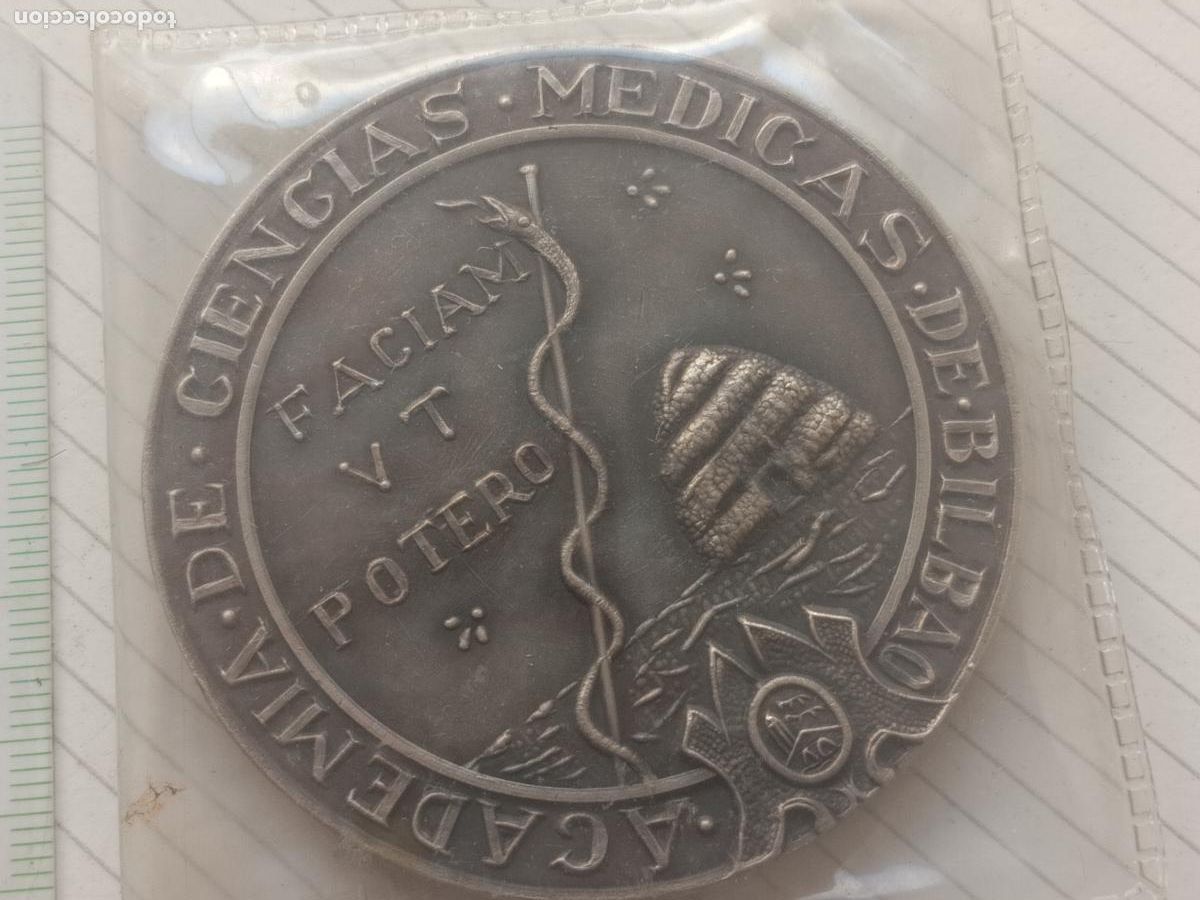 Medallas tem&aacute;ticas: MEDALLA, MEDALLON ACADEMIA DE CIENCIAS MEDICAS DE BILBAO. A&Ntilde;O 1975 EXPOSICION FILATELICA