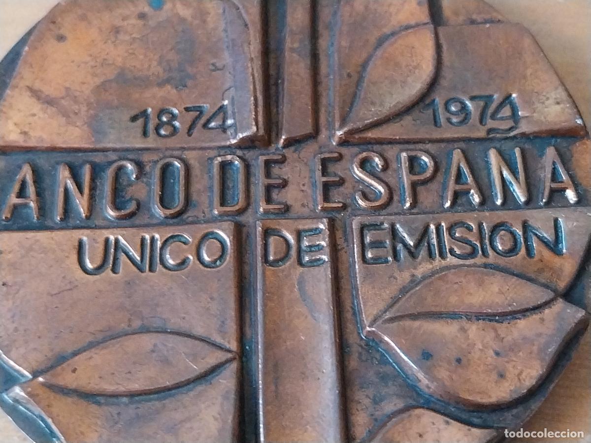 Medallas tem&aacute;ticas: BANCO ESPA&Ntilde;A A&Ntilde;O 1974 MEDALLA MANO METAL TONO COBRE 7CMS ORIGINAL