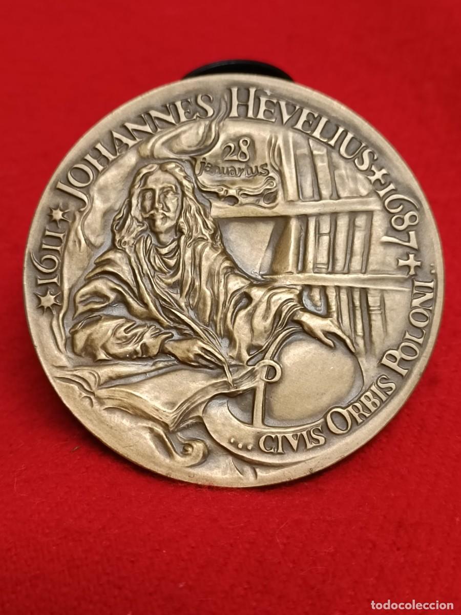 Medallas tem&aacute;ticas: Medalla de bronce de Polonia, A Johannes Hevelius, 7 cm. di&aacute;metro, 1987. Buen ejemplar, ver fotos.