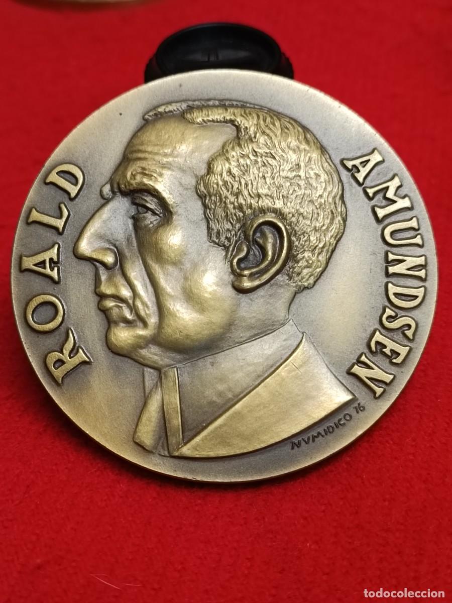 Medallas tem&aacute;ticas: Medalla bronce Portugal, a Roald Amundsen, firmada: Numidico 76, 7 cm. di&aacute;m, en canto: 91/500.