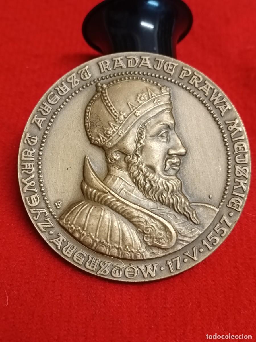 Medallas tem&aacute;ticas: Medalla de bronce de Polonia, 69 mm di&aacute;metro., firmada con anagrama, ver fotos, buen ejemplar.