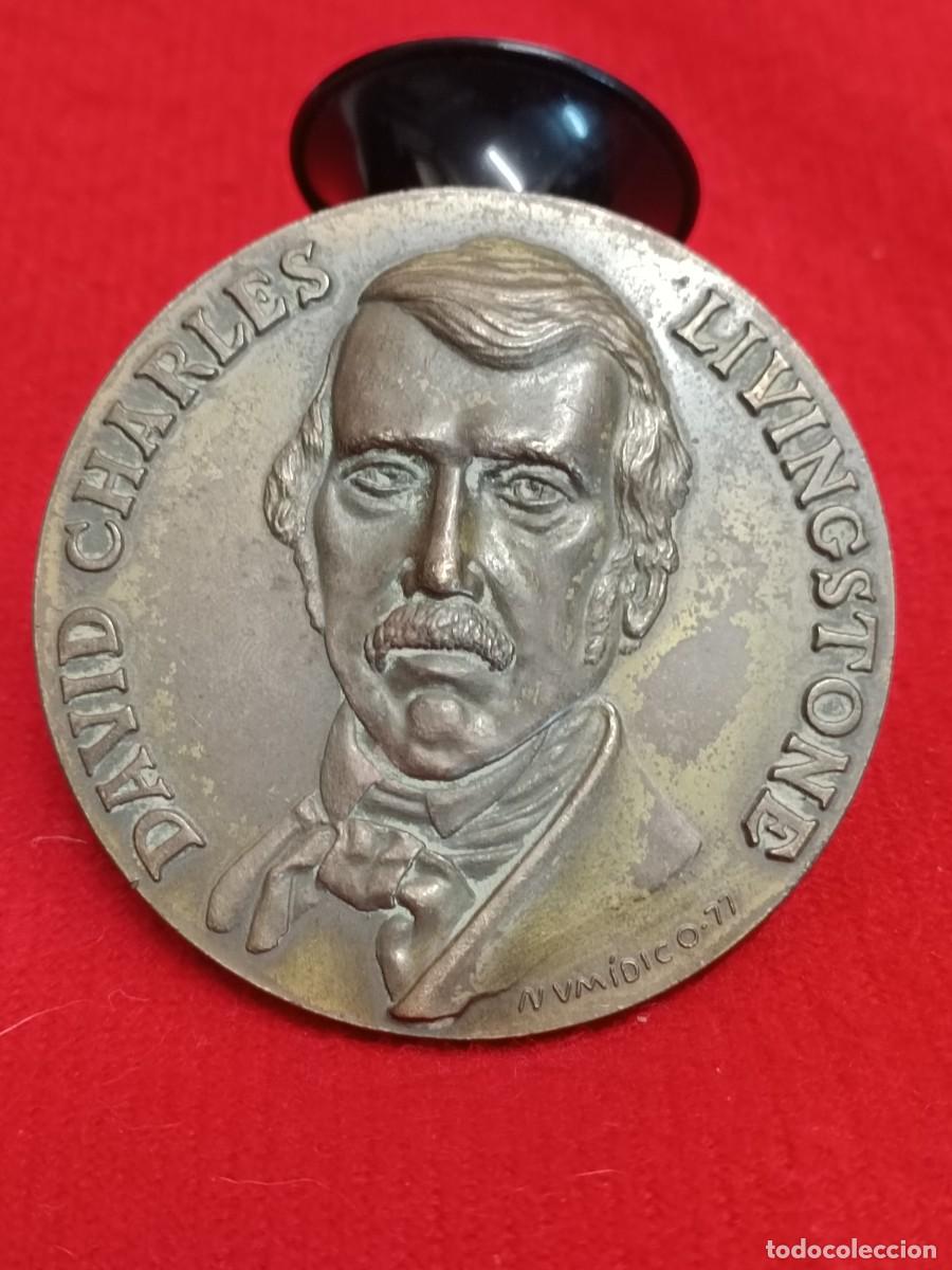 Medallas tem&aacute;ticas: Medalla de bronce de Portugal, a D. G. Livingtone, 7 cm di&aacute;metro. firmada: Numidico 77, buen ejempl.