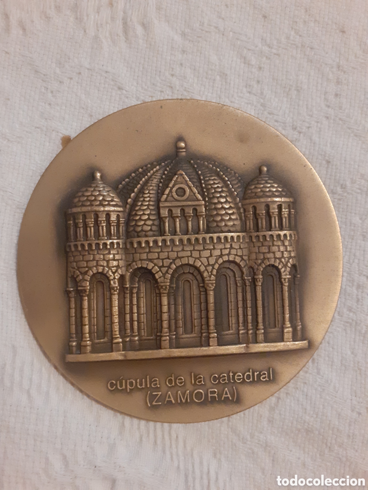 Medallas tem&aacute;ticas: GRAN MEDALLA CUPULA CATEDRAL DE ZAMORA. REVERSO LISO. 8 CM