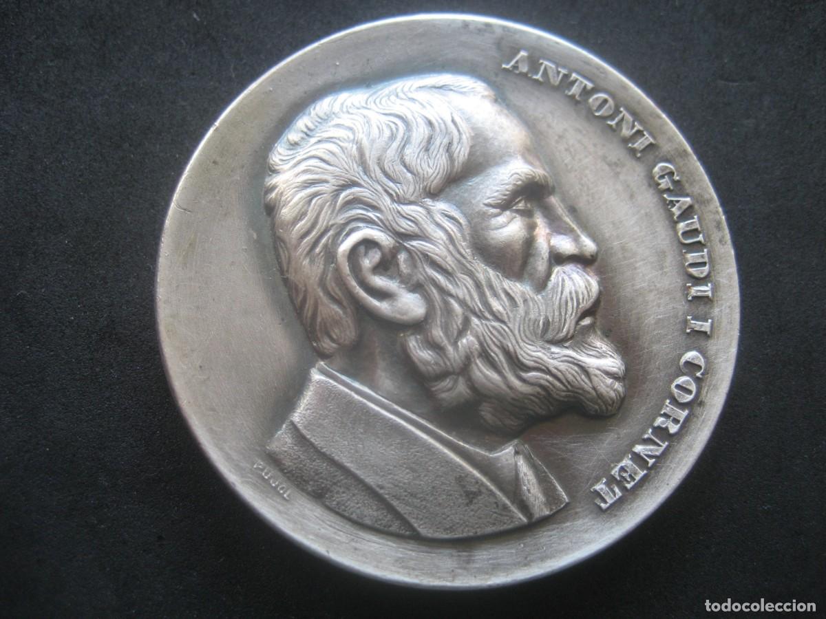 Medallas tem&aacute;ticas: MEDALLA PLATEADA ANTONI GAUDI I CORNET. EL ARQUITECTO DE DIOS 1852 - 1926