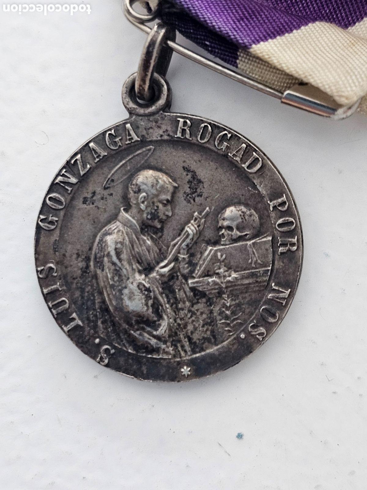 Medallas tem&aacute;ticas: Medalla Antigua de San Luis Gonzaga con Cinta &ndash; Devoci&oacute;n Jesuita,