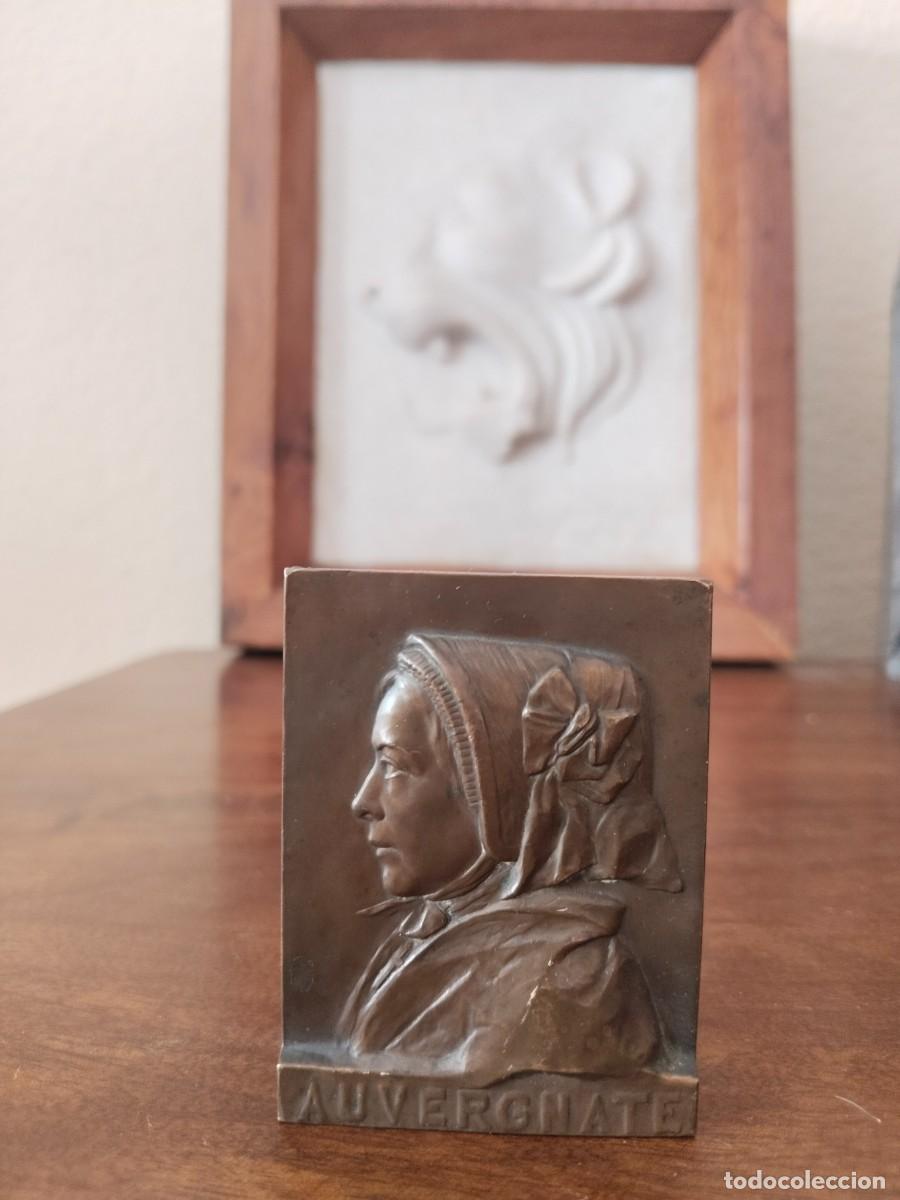 Medalhas tem&aacute;ticas: Medalla relieve en bronce de Ernesta Robert Merignac.
