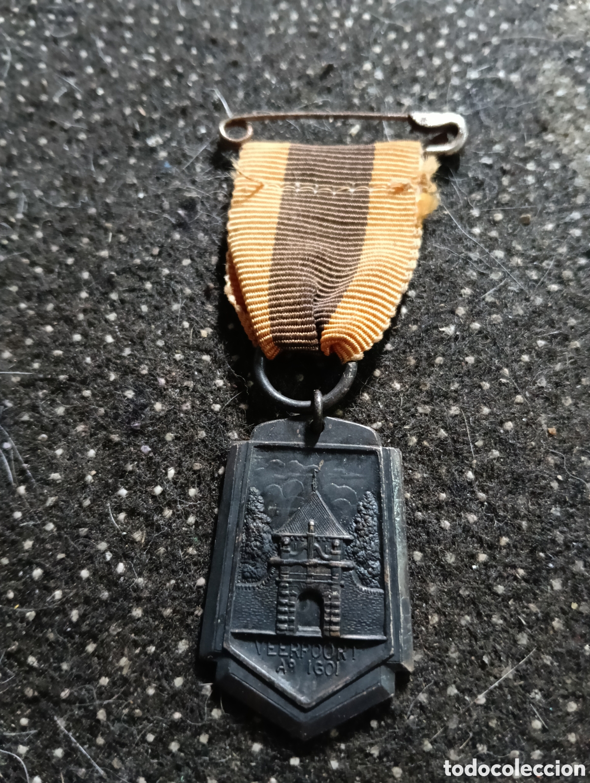 Medallas tem&aacute;ticas: medalla conmemorativa holandesa que representa la Veerpoort (Puerta del Ferry), una de las antiguas