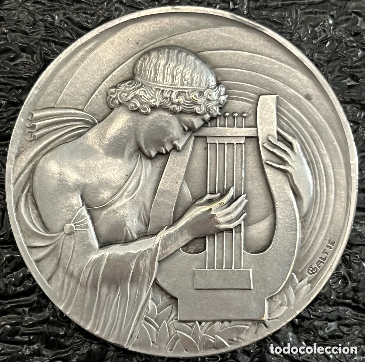 Medallas tem&aacute;ticas: Medalla de bronce francesa Art D&eacute;co - Santa Cecilia tocando la lira