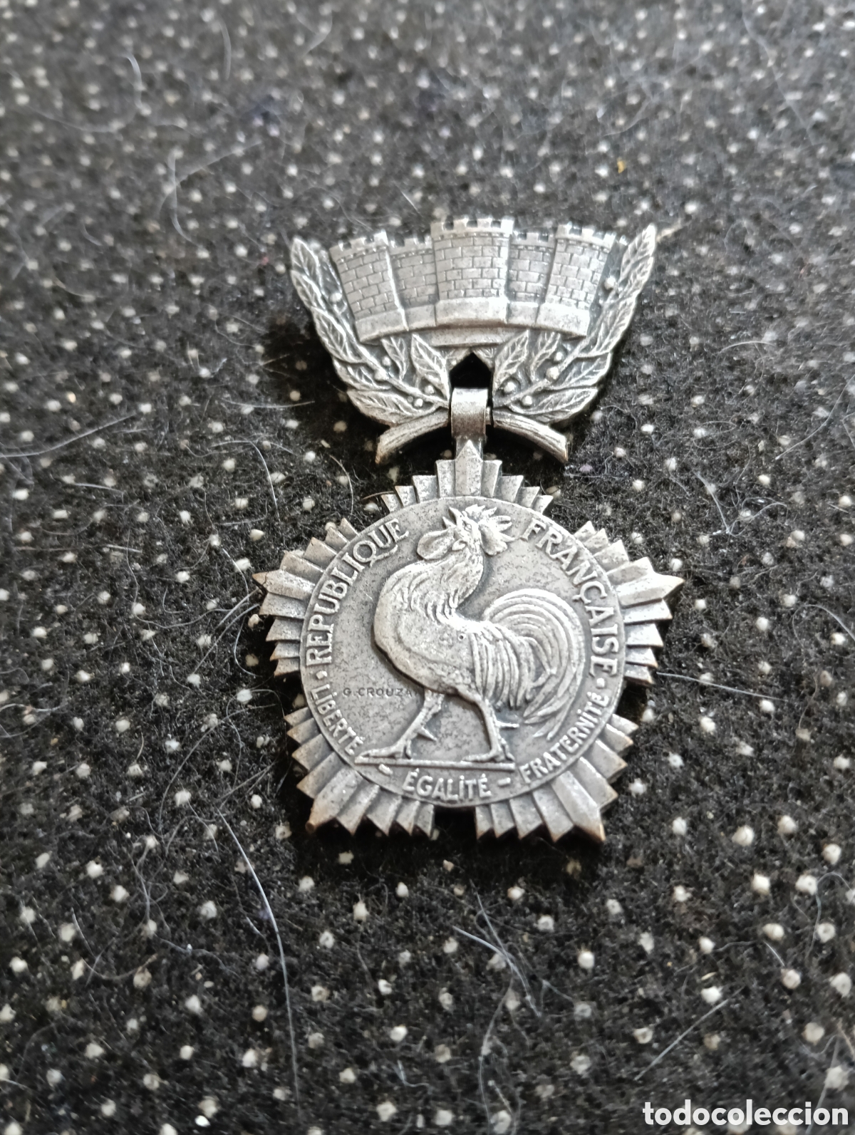 Medallas tem&aacute;ticas: Medalla de Honor Departamental y Comunal de Francia parece plata ??, que presenta el lema &rdquo;Libert&eacute;,