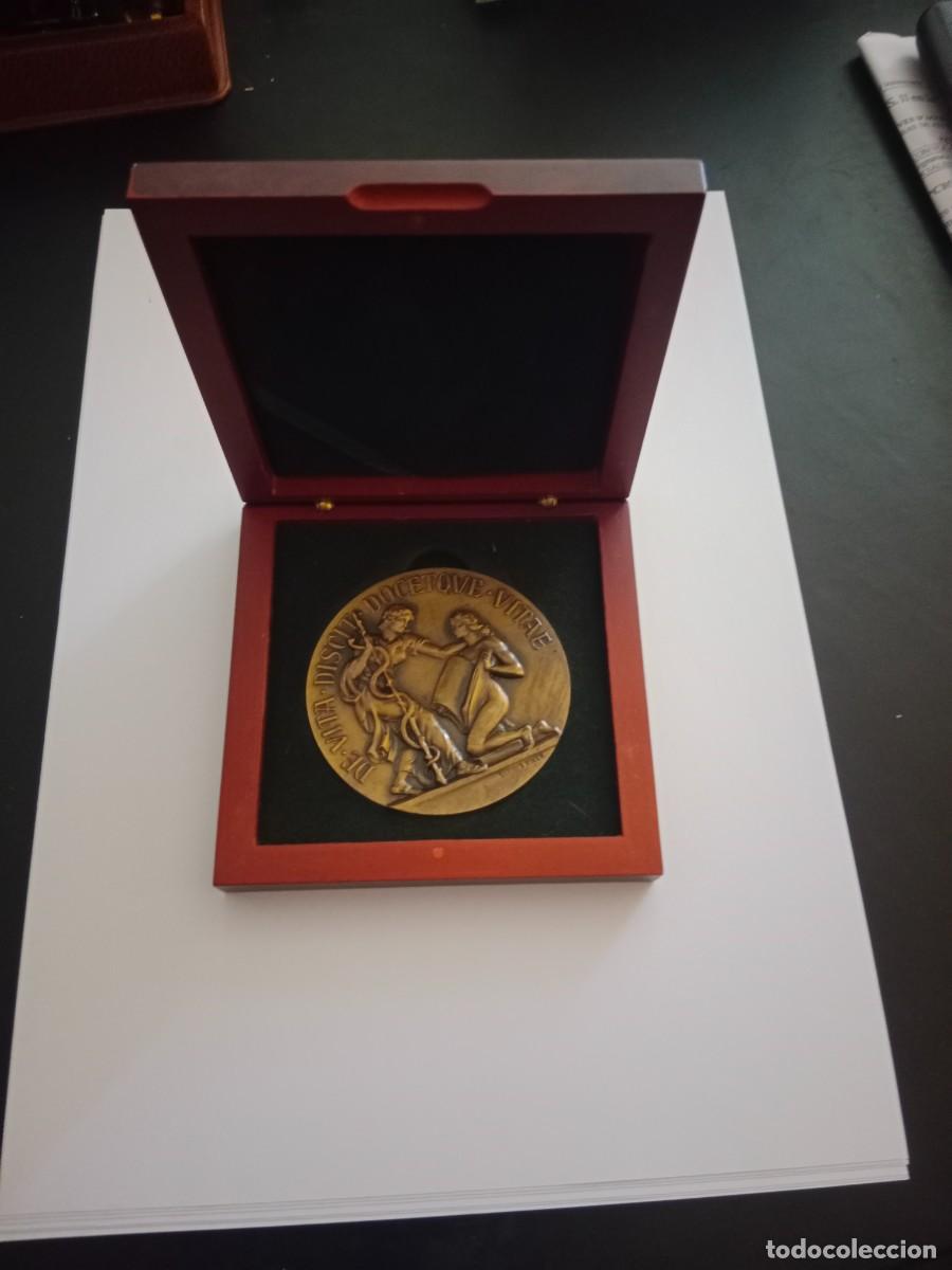 Medallas tem&aacute;ticas: MEDALLA BRONCE PATINADO 1949 INAUGURACION EDIFICIO UNIVERSIDAD DE VALENCIA MEDALLISTA ENRIQUE GINER