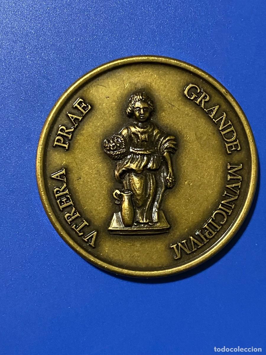 Medallas tem&aacute;ticas: MEDALLA UTRERA A LOS SALESIANOS