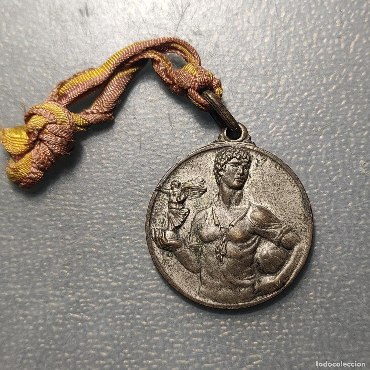 Medallas tem&aacute;ticas: MEDALLA DEPORTE FUTBOL REGIMIENTO ARTILLERIA N&ordm;5 1947 ALGECIRAS CADIZ