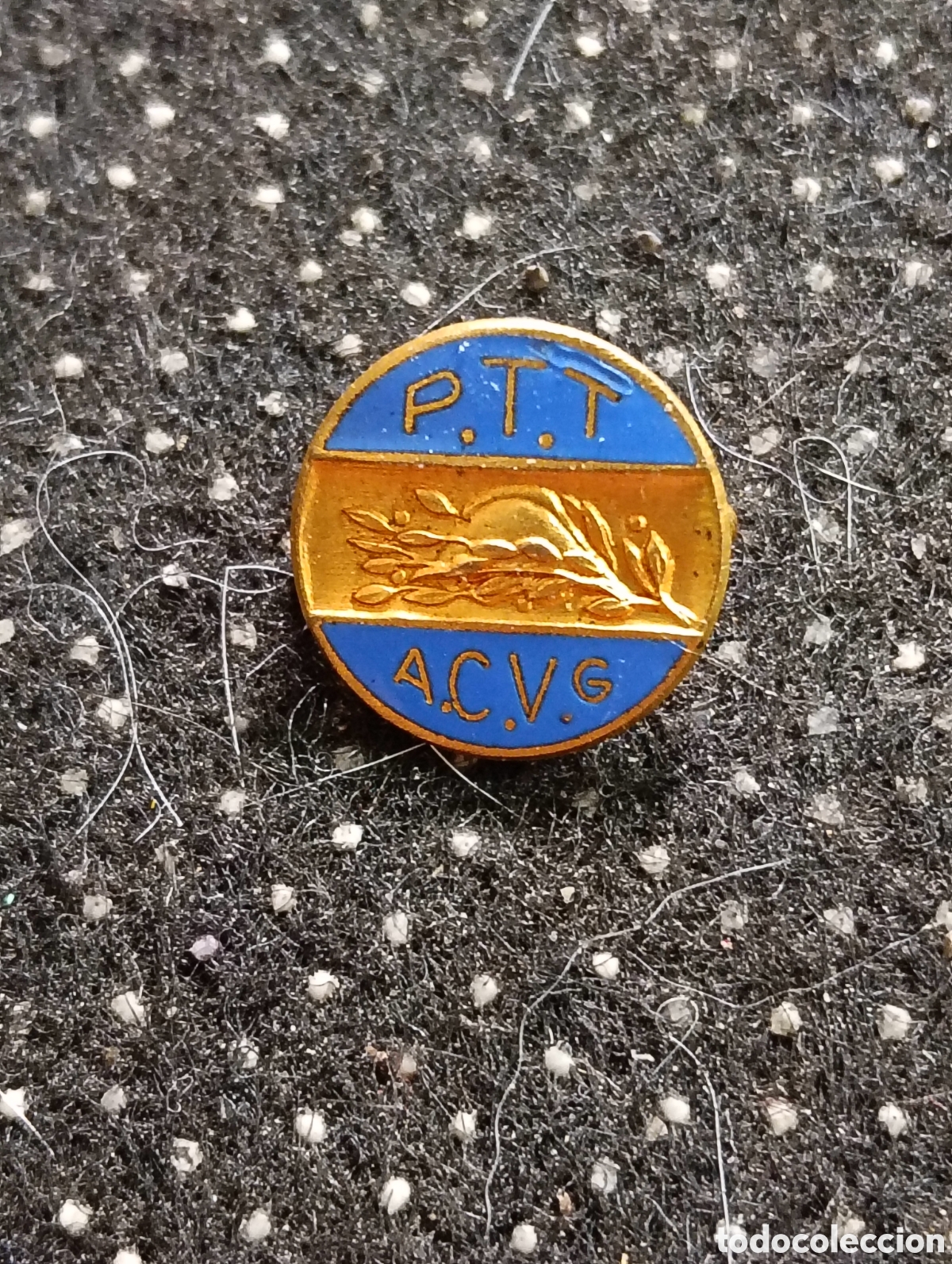 Medallas tem&aacute;ticas: Medalla de la Ceremonia de la Conmemoraci&oacute;n del 11 de Noviembre mide 1,5 cm de di&aacute;metro