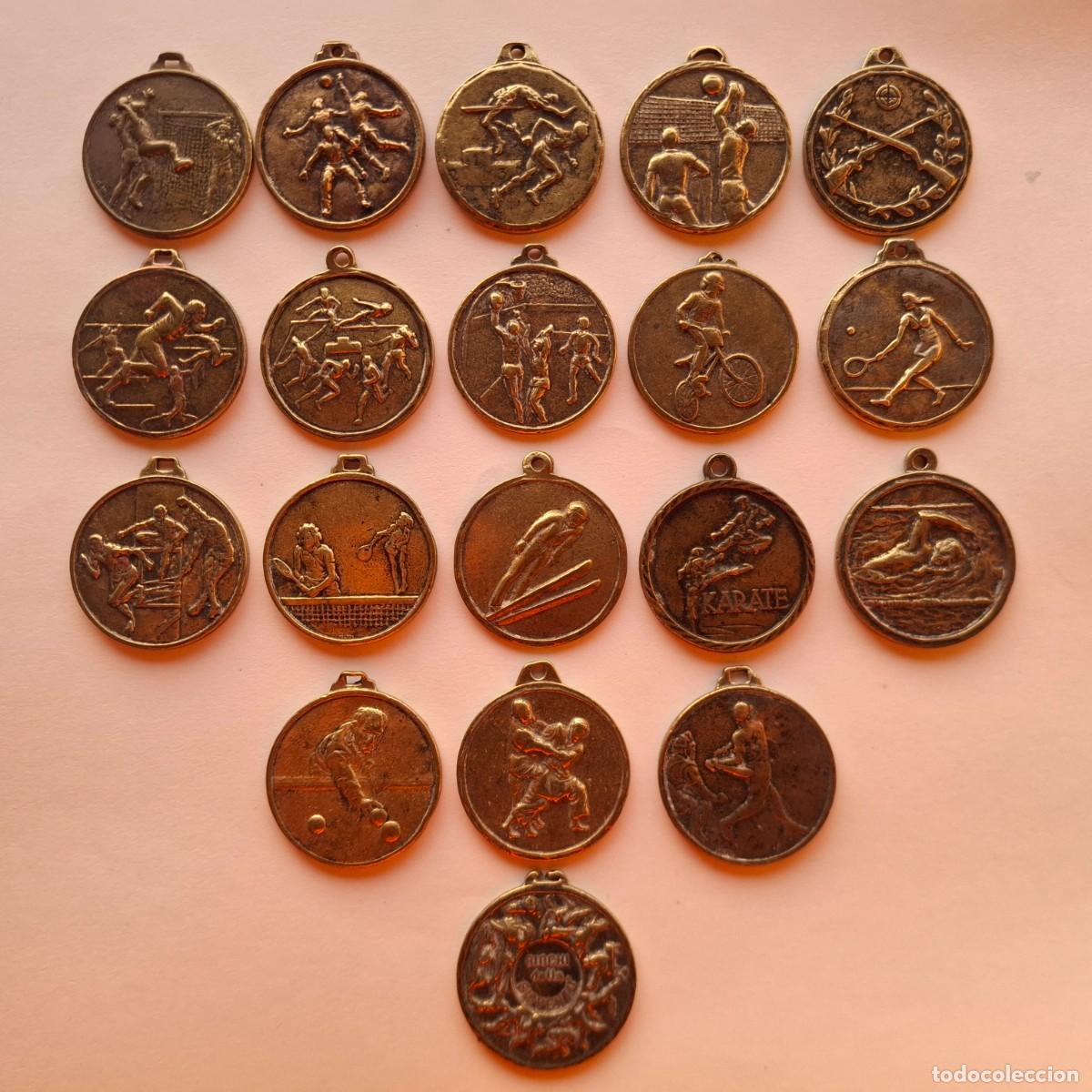 Medallas tem&aacute;ticas: Preciosa colecci&oacute;n de 19 antiguas medallas de los juegos de la Juventud ( Italia)