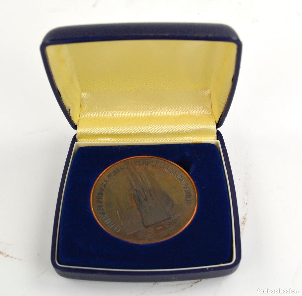 Medallas tem&aacute;ticas: MEDALLA DEL CENTENARIO DE LA PRIMERA PIEDRA DE LA SAGRADA FAMILIA. BARCELONA 1882-1982