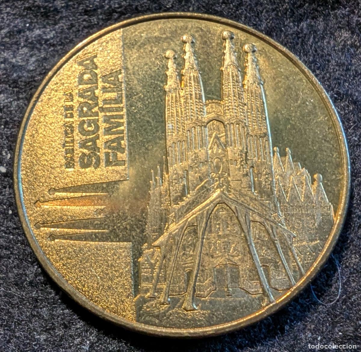 Medallas tem&aacute;ticas: SAGRADA FAMILIA DE GAUDI. MEDALLA DE LA MONNAIE DE PARIS 2013. 35 mm Y 15,85 gr.