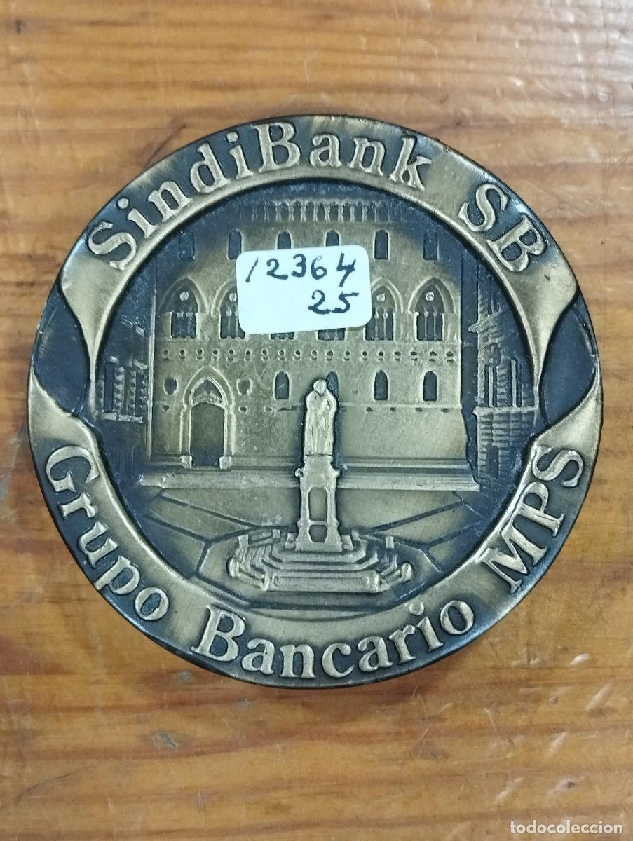 Medallas tem&aacute;ticas: MEDALL&Oacute;N - PISAPAPELES SINDIBANK SB (DEL GRUPO BANCARIO MPS), EN BRONCE.