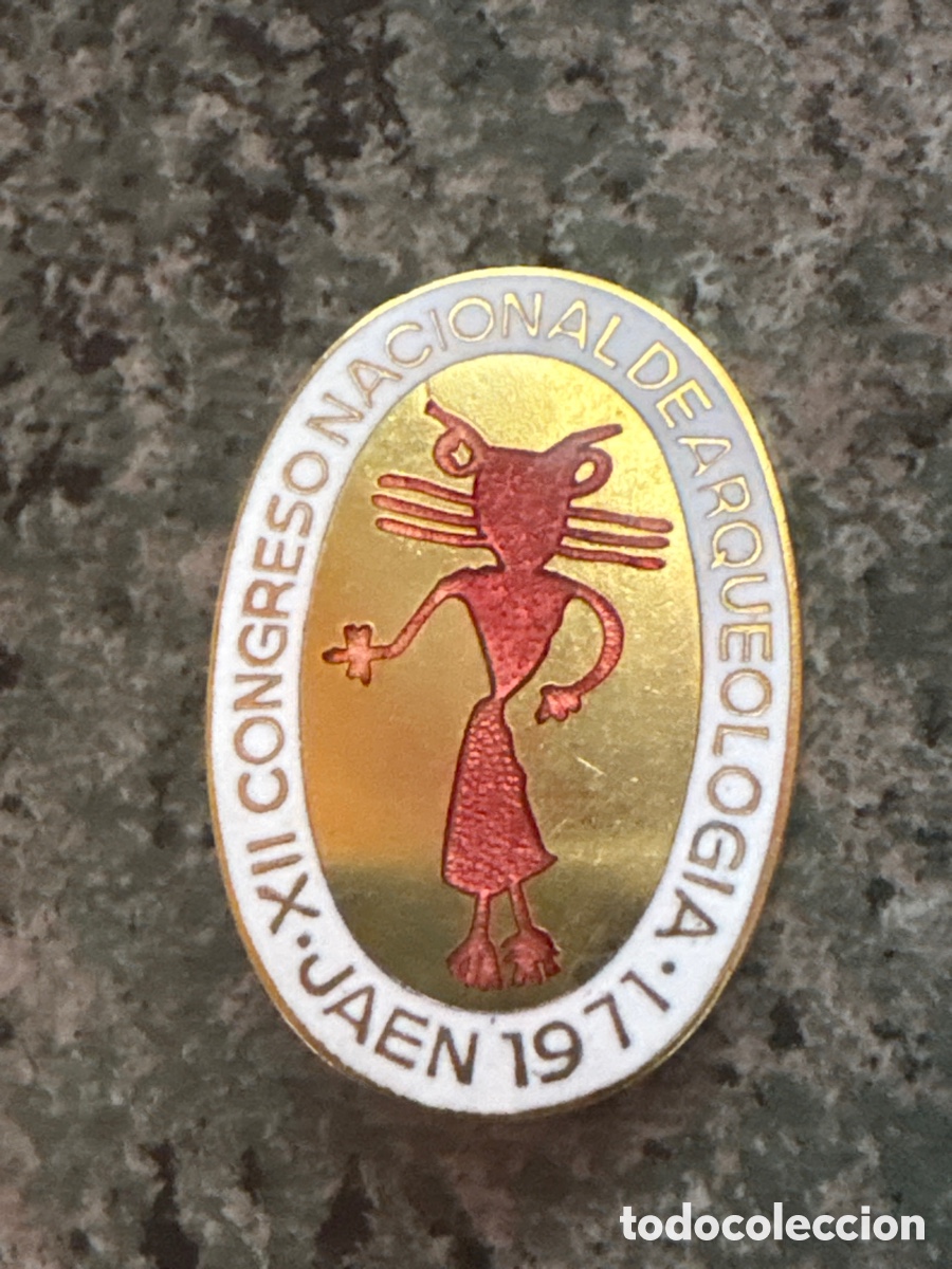 Medallas tem&aacute;ticas: medalla con aguja XII congreso Arqueolog&iacute;a nacional - JAEN 1971 ESMALTADO
