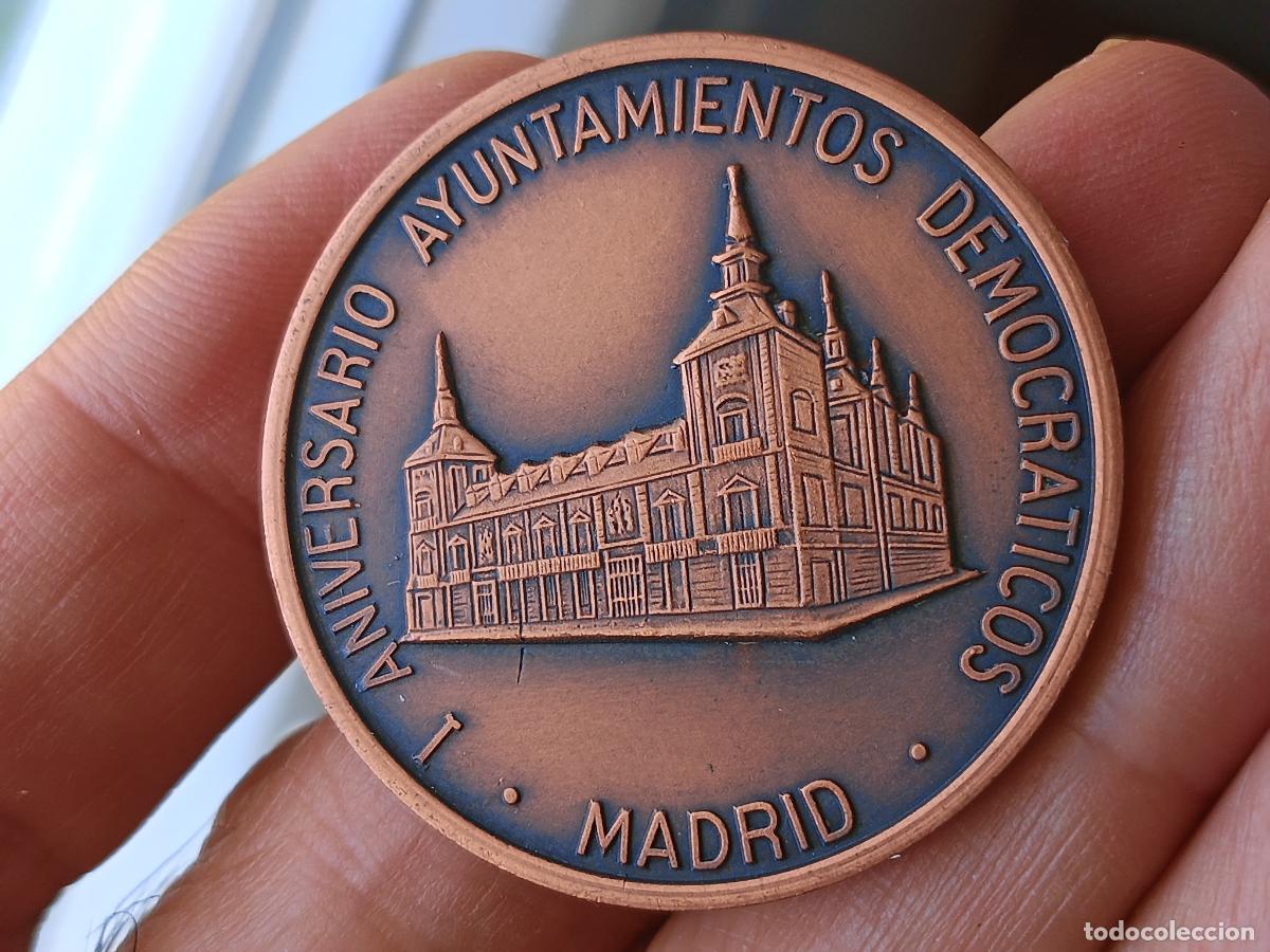 Medallas tem&aacute;ticas: MEDALLA I ANIVERSARIO AYUNTAMIENTOS DEMOCR&Aacute;TICOS MADRID BRONCE MEDALLA 1980