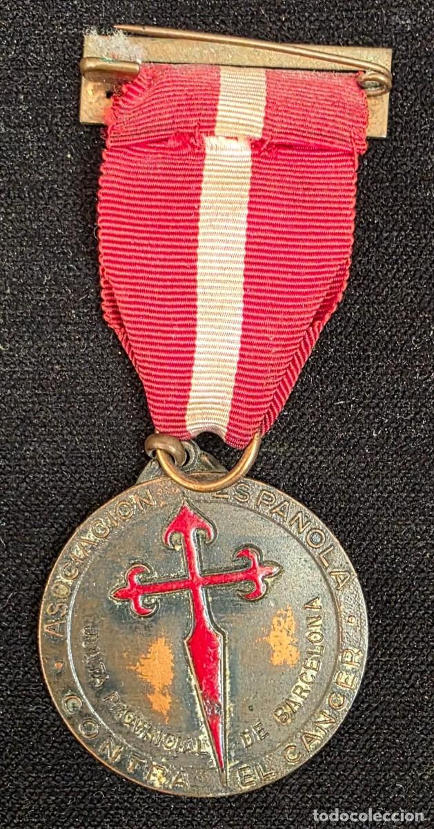 Medallas tem&aacute;ticas: Medalla Asociaci&oacute;n Espa&ntilde;ola Contra el C&aacute;ncer &ndash; VIII Marcha Regional de Barcelona &ndash; 10 cm