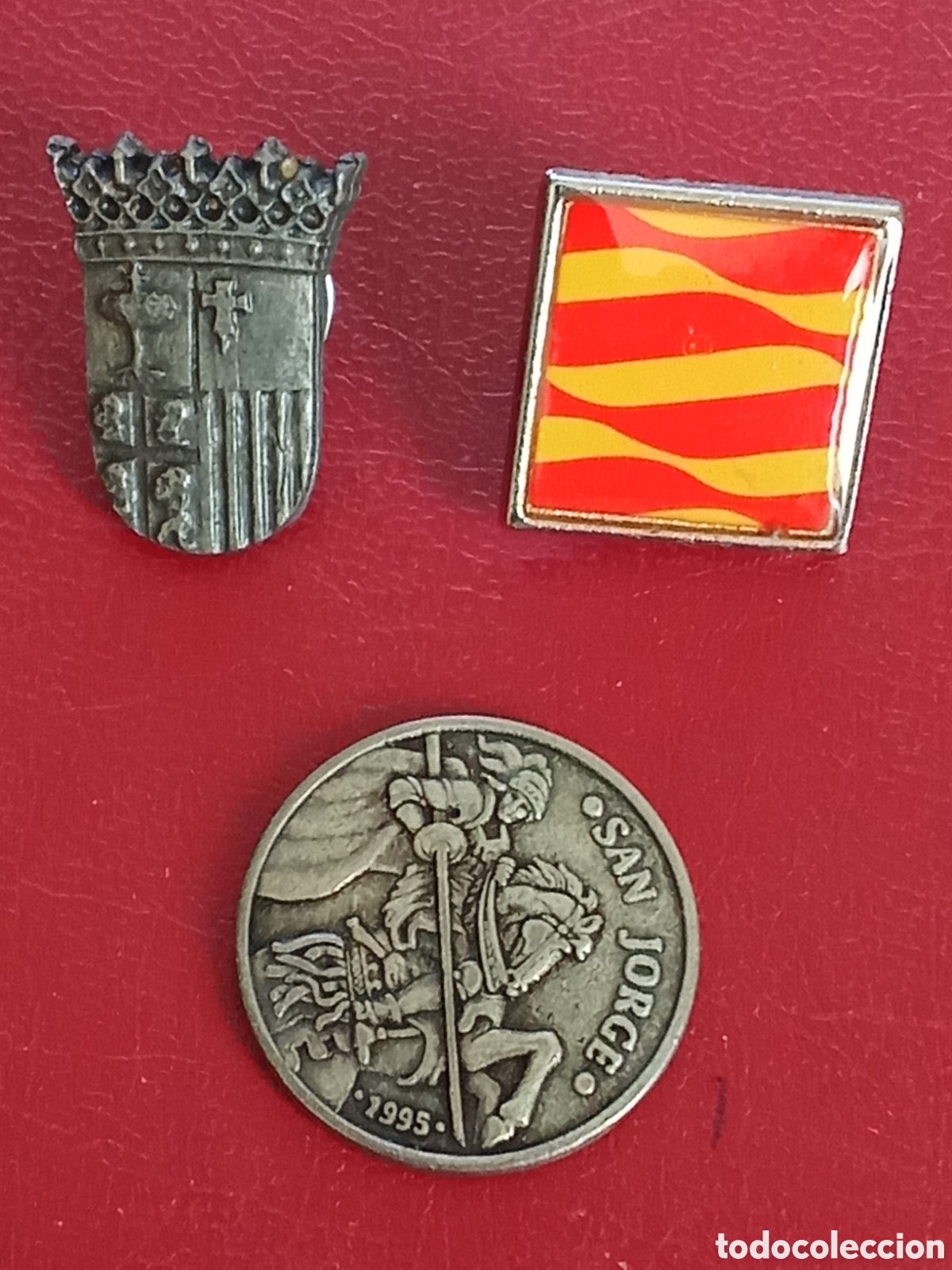 Medallas tem&aacute;ticas: Medalla de SAN JORGE y dos pins GOBIERNO DE ARAGON , JMJ