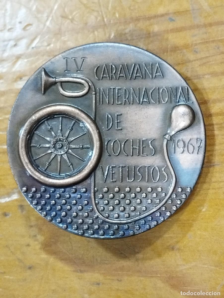 Medallas tem&aacute;ticas: PLACA &oacute; MEDALLA IV CARAVANA INTERNACIONAL DE COCHES VETUSTOS.